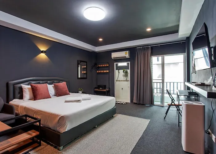 Cozzi By Grand Airport *
