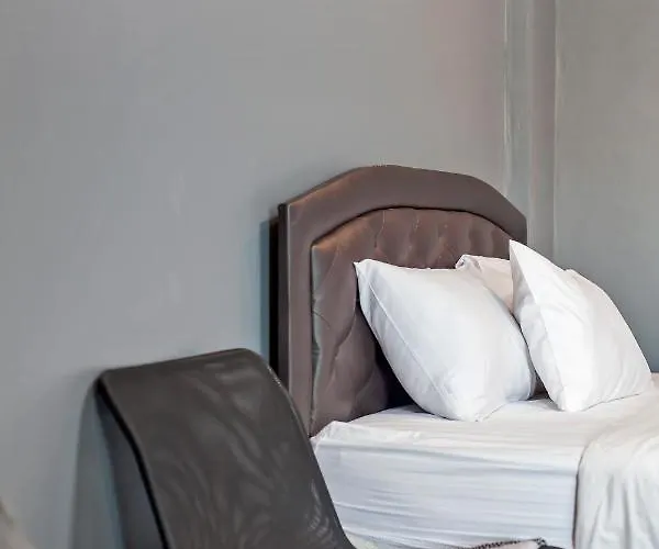 Cozzi By Grand Airport Auberge de jeunesse *