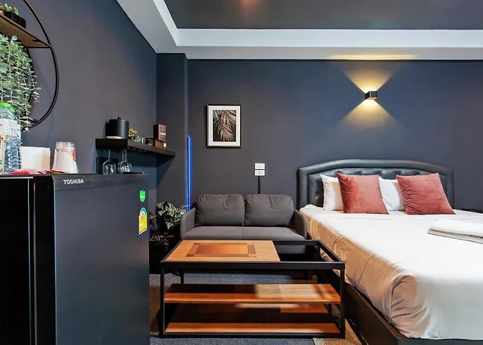 Cozzi By Grand Airport *